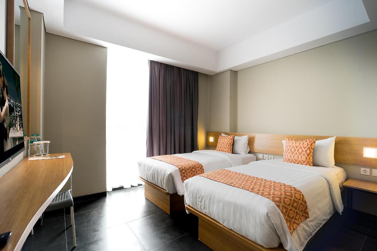Maple Hotel Grogol Jacarta Exterior foto