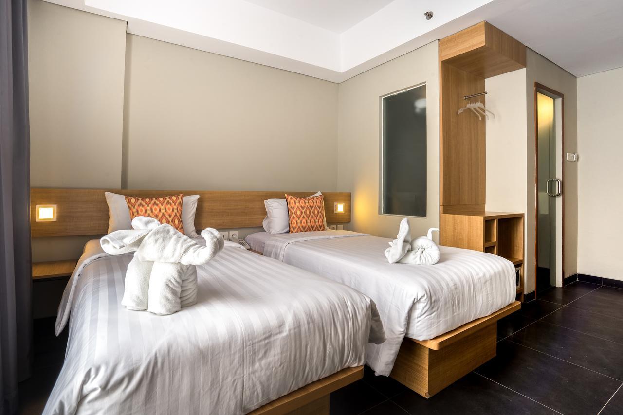 Maple Hotel Grogol Jacarta Exterior foto